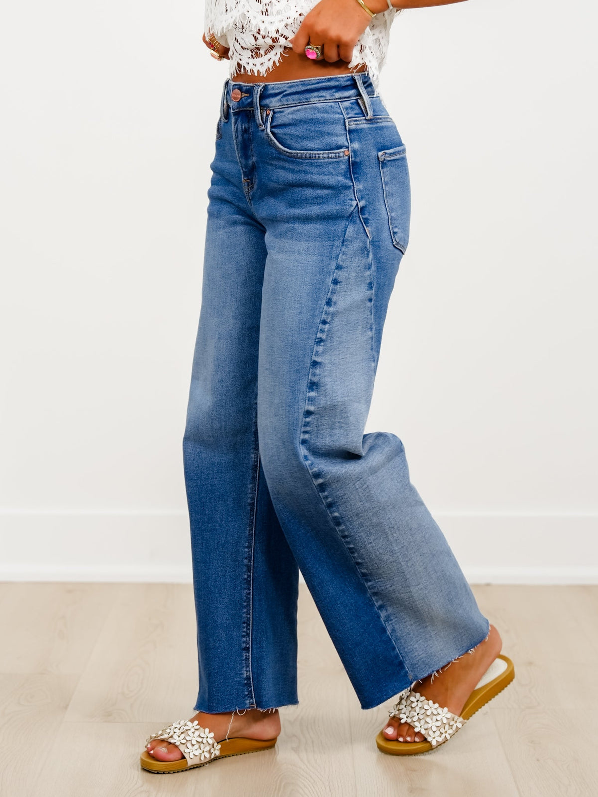 High Rise Medium Wash Slouchy Barrel Jeans with Contrasting Wash