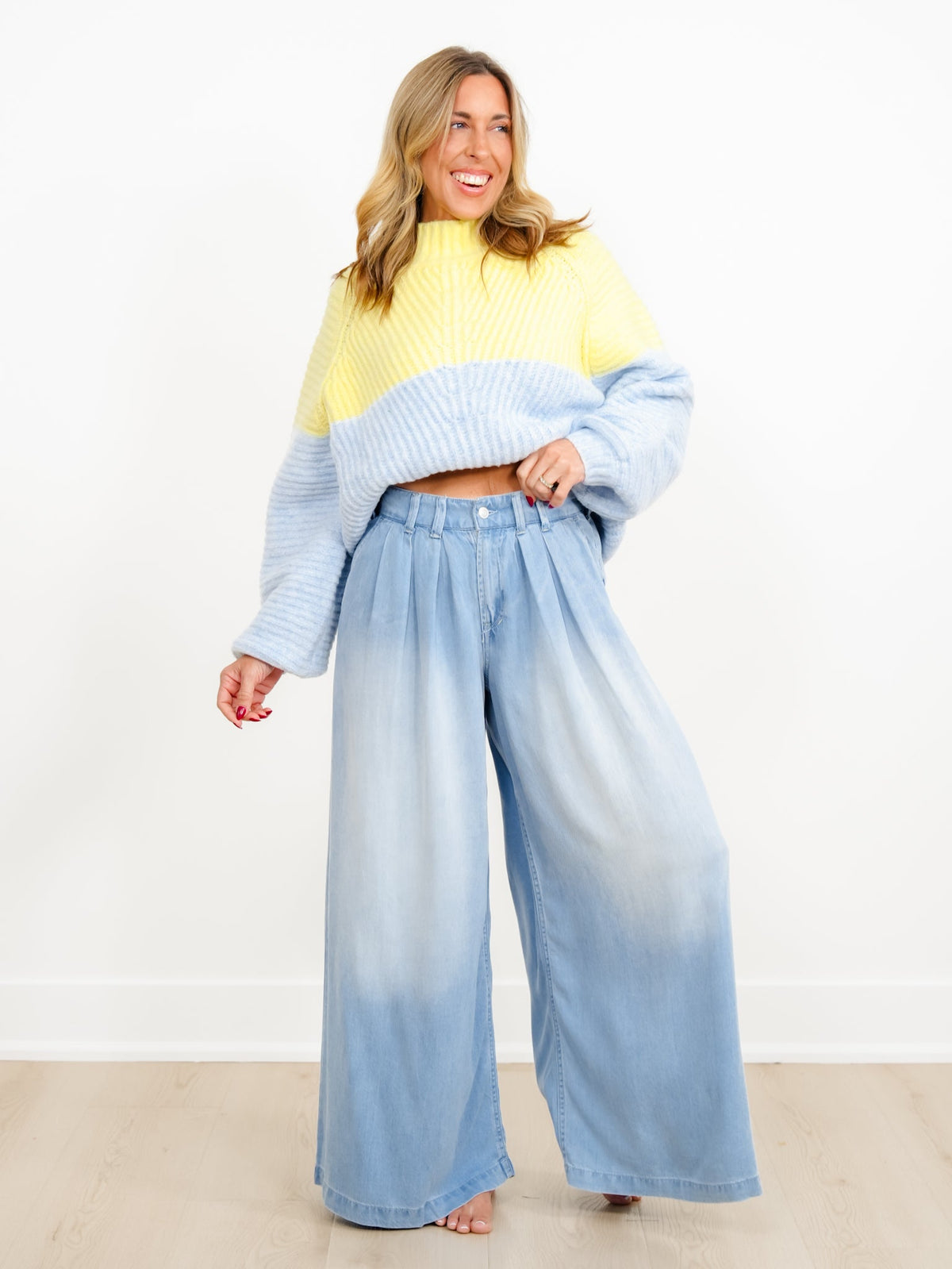 Light Wash Wide Leg Pleated Pants